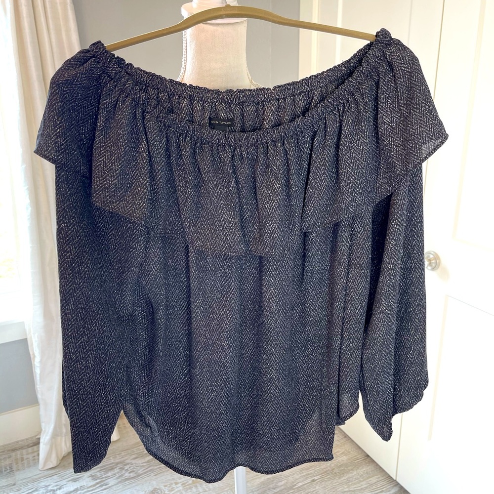 Off the shoulder flowy top! New with tags.